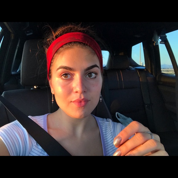 Meet your Posher, Hannah - Picture 1 of 1